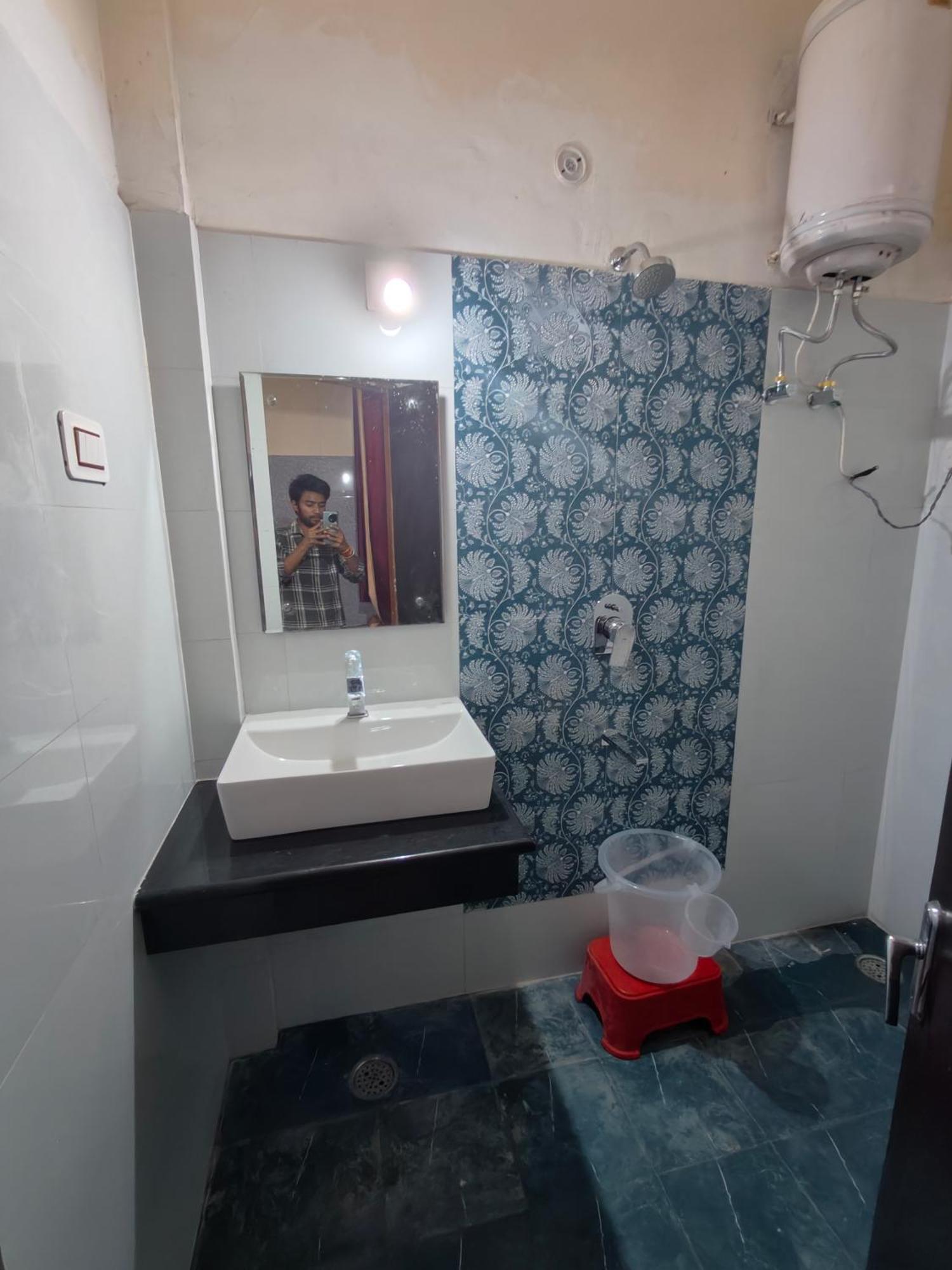 Aashirwad Hotel 格德拉 外观 照片