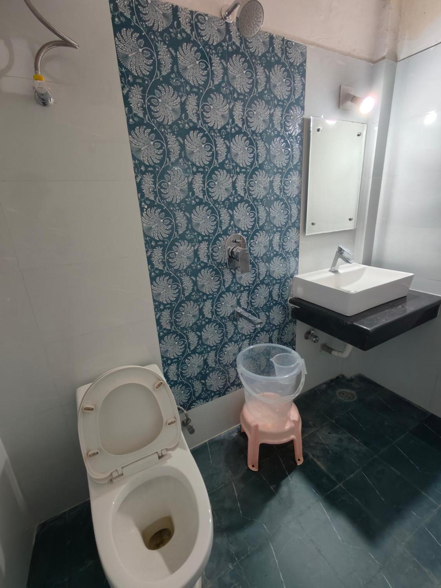 Aashirwad Hotel 格德拉 外观 照片